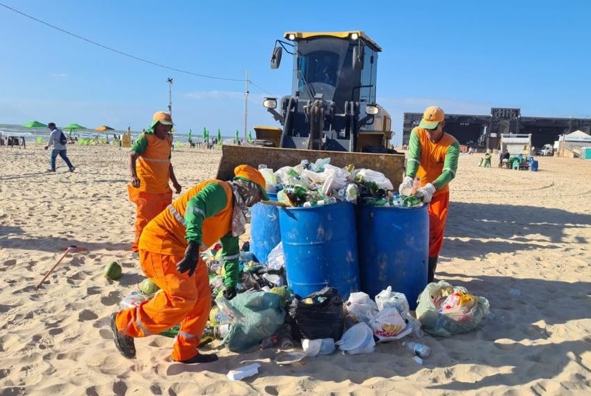 Emsurb recolhe 25 toneladas de resíduos na Orla da Atalaia