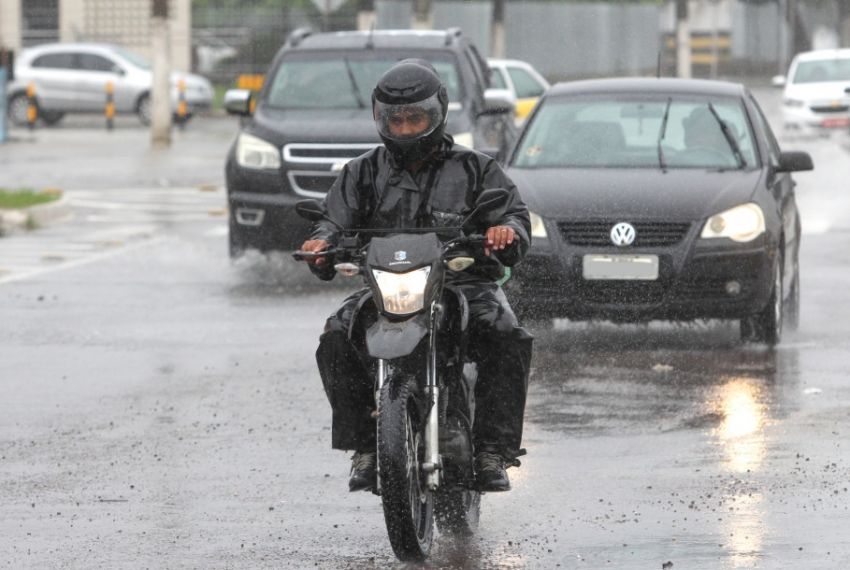 Alerta de chuvas intensas em Sergipe é renovado até quinta-feira, 16