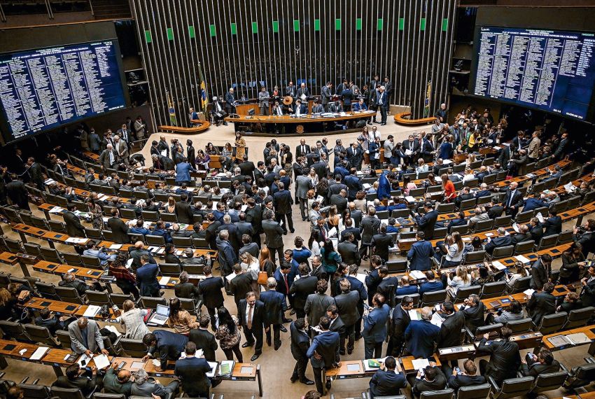 Deputados e senadores elegem presidentes e mesas diretoras no sábado