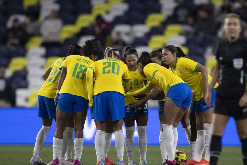 Seleção feminina é convocada para período de treinos; confira