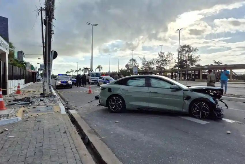 Ciclista fica ferido após acidente grave de trânsito na Av. Beira Mar