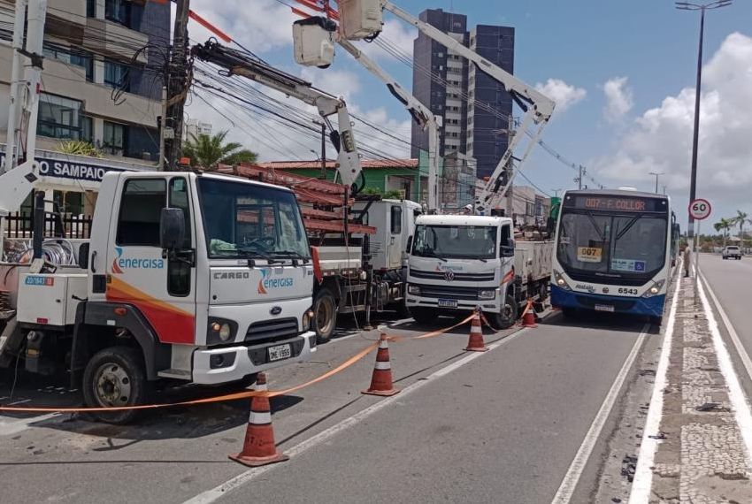 SMTT informa mudança no trânsito da Beira-Mar em virtude de acidente