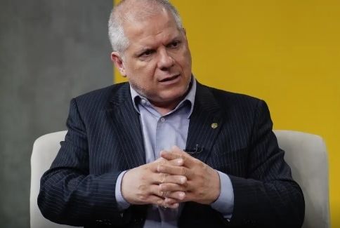 Justiça determina afastamento do presidente do INSS