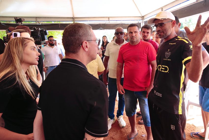Governador presta solidariedade às famílias das vítimas de acidente com ônibus em Dores