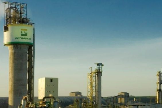 Petrobras faz acordo com Unigel e reassumirá fábrica em Larajeiras