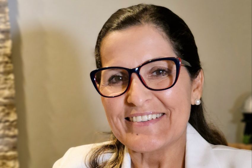 Katia Santana destaca o poder da escuta para transformar clientes em defensores da marca