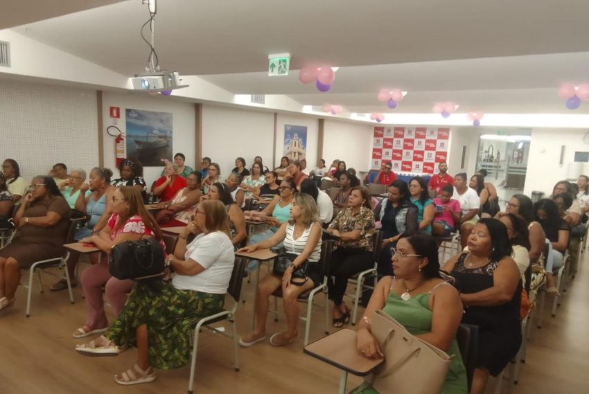 Ferreira Costa realiza evento com palestras e feira de flores