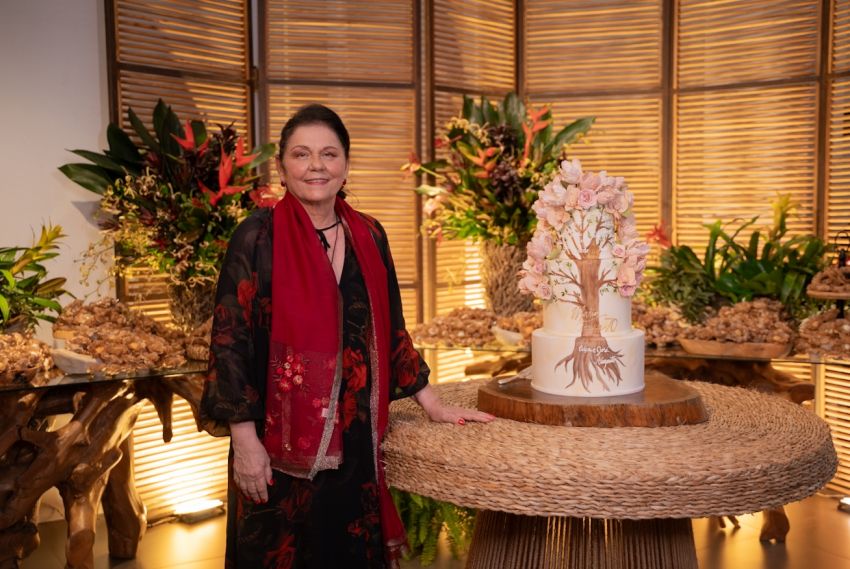 Maria Teresa Barreto comemora 70 anos com festa e muita música