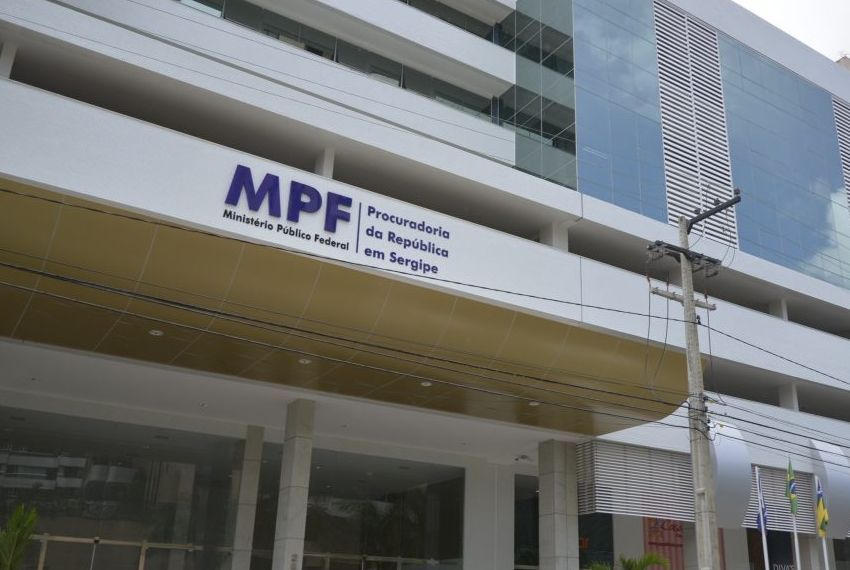 MPF cobra suspensão de demissões na saúde