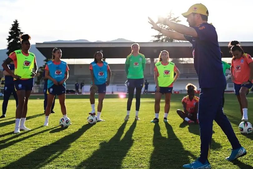 Seleção feminina fecha preparação para jogo contra França nesta sexta
