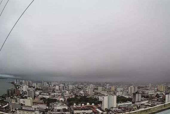 Segunda-feira em Aracaju começa com chuva e segue com tempo instável