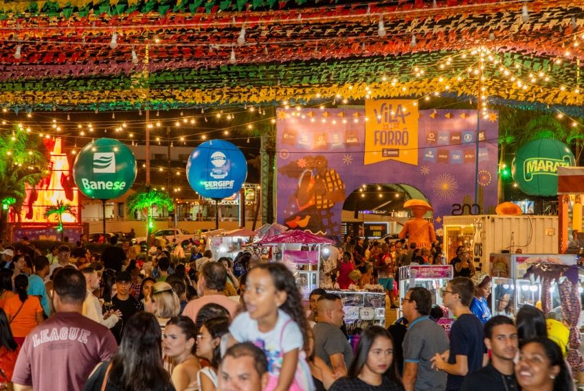 Vila do Forró e Arrasta Fé movimentam Orla da Atalaia no final de semana com diversas atrações