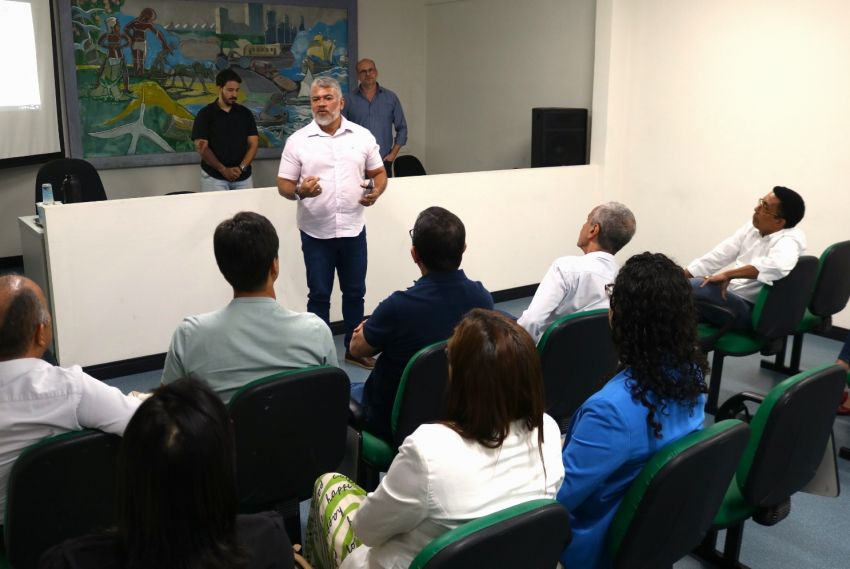 SMTT dialoga com moradores e propõe melhorias na Farolândia