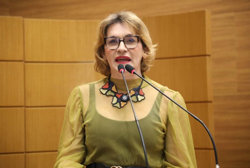 Linda Brasil critica novos empréstimos do governo de Sergipe