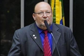 João Daniel quer punição para deputados que invadiram o plenário