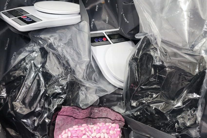 Operação da Civil apreende drogas na Farolândia