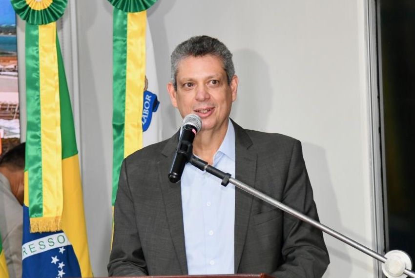 Márcio Macêdo assina Minha Casa Minha Vida em Aracaju