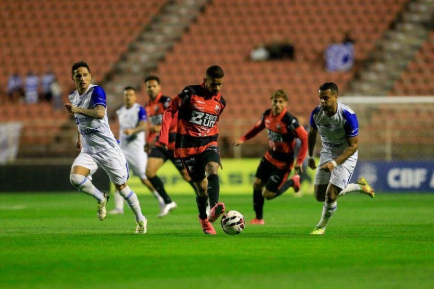 Confiança vira sobre o Ituano e se aproxima do G‑8 na Série C