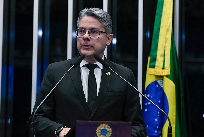 Alessandro cobra urgência no PL 2628