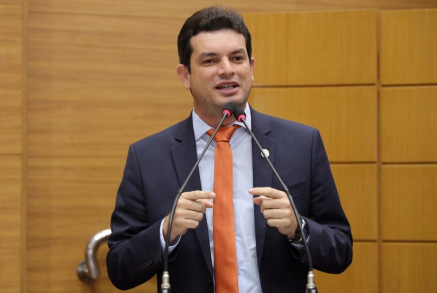Deputado Paulo Júnior cobra fiscalização rigorosa da Iguá Sergipe