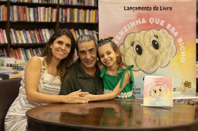 Com apenas 8 anos, Manú malta estreia na literatura infantil
