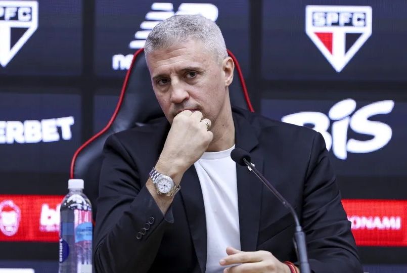 Crespo tem motivos para sorrir, mas vive incerteza antes