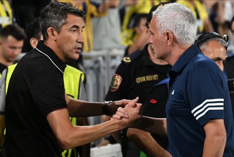 José Mourinho negocia retorno após saída de Bruno Lage