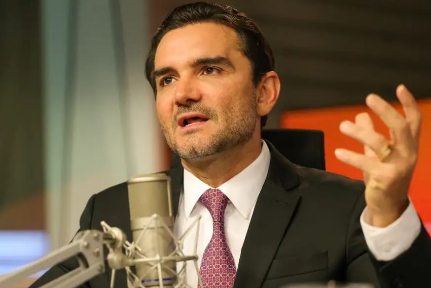 Celso Sabino confirma a Lula que deixará Ministério