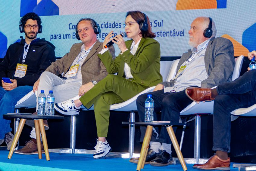 Emília defende avanços da eletromobilidade isenção de ICMS para frota elétrica
