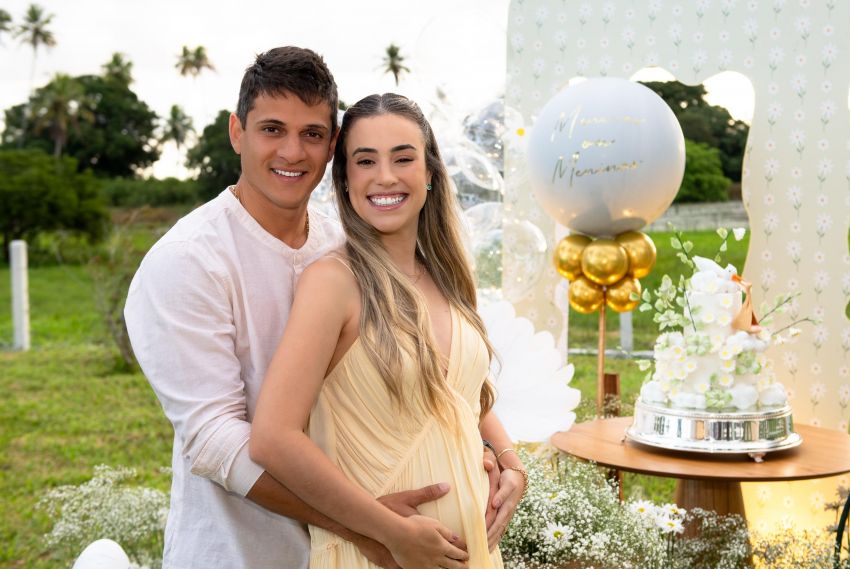 Emoção e fé no chá revelação de Jéssica Renata e Yago Vinícius