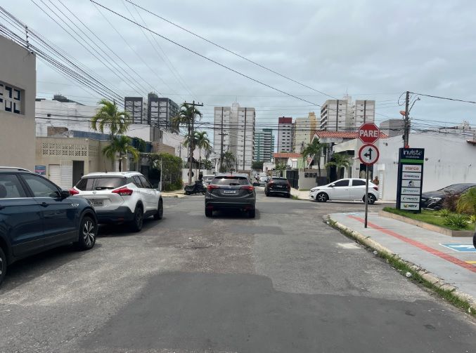 Rua Péricles Muniz Barreto passa a ser mão única a partir de terça-feira, 30