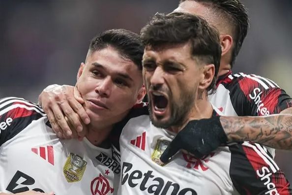 Flamengo ultrapassa Palmeiras e tem quase 53%