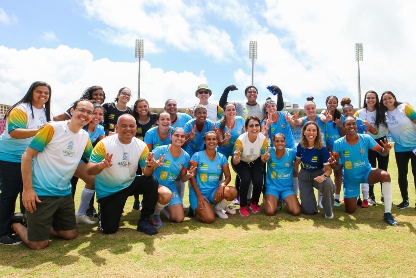 Prefeita Emília Corrêa prestigia final da fase regional feminina