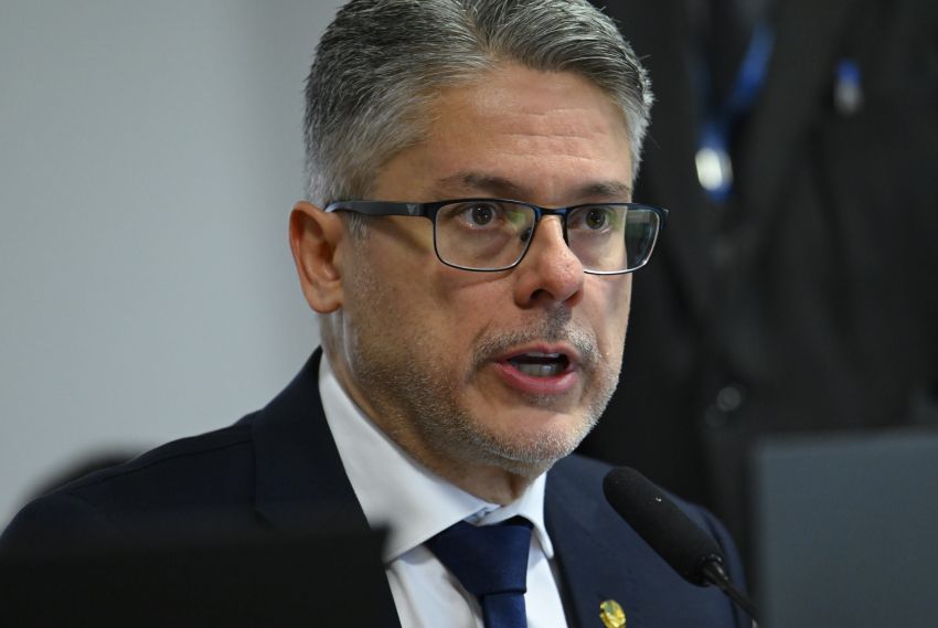 Alessandro defende equilíbrio e diálogo em debate sobre endurecimento legislativo