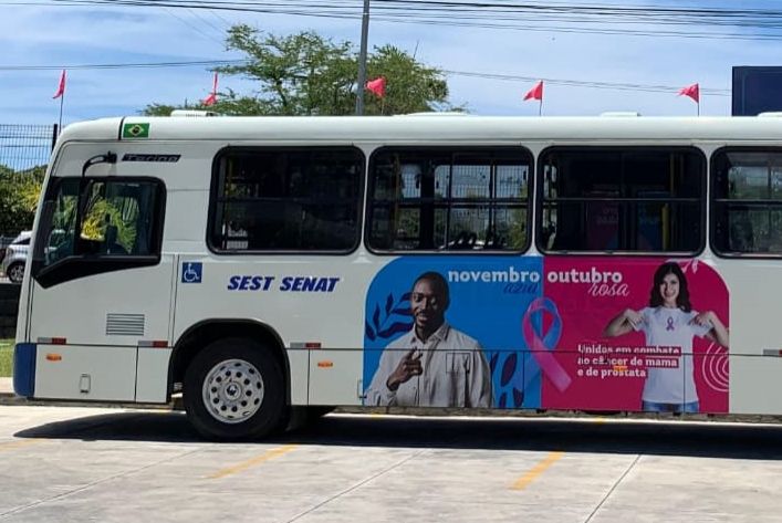Ônibus personalizado circula com campanhas de prevenção