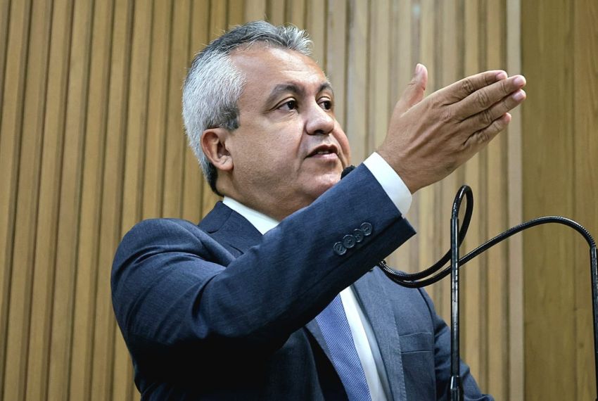 Carro blindado: Elber desmente versão da Prefeitura