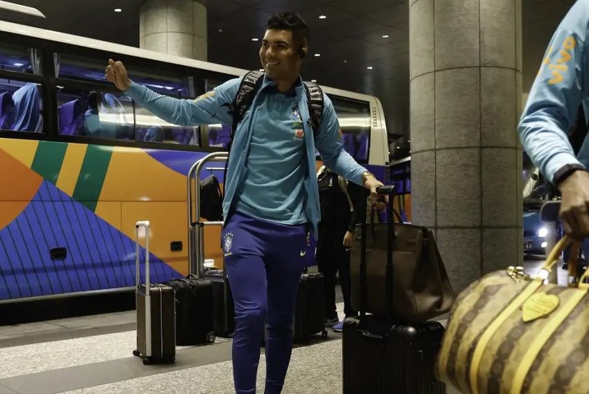 Seleção brasileira chega a Tóquio para amistoso contra Japão na terça