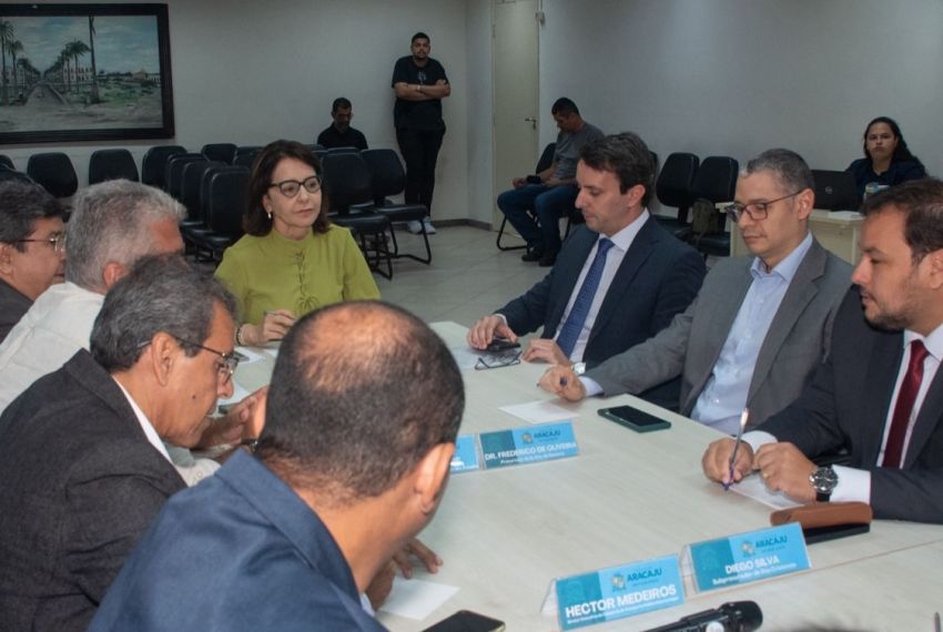 Prefeita garante gratuidade nas linhas especiais do FASC