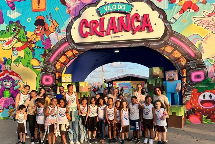 Alunos do Externato São Francisco de Assis prestigia Vila da Criança