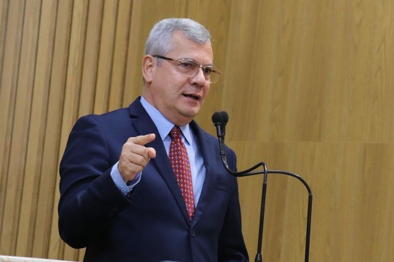 “A pré-candidatura é uma decisão partidária”, diz Iran sobre eleição