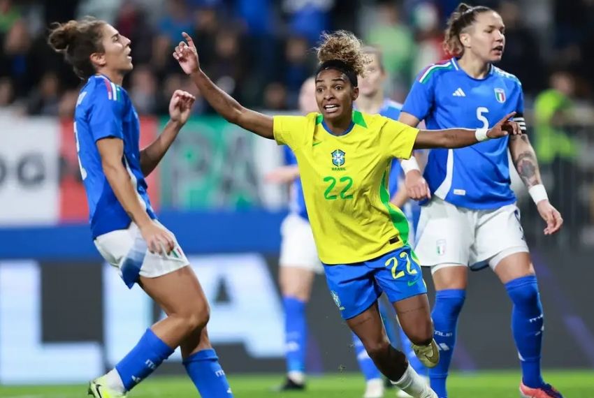 Brasil mantém hegemonia contra a Itália com vitória por 1 a 0