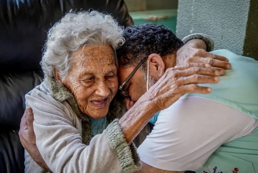 Redação do Enem 2025 aborda as perspectivas para o envelhecimento