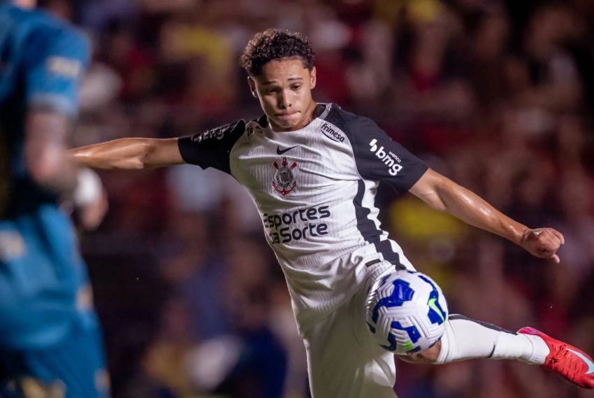 Dorival aposta em meia da base como titular pela 1ª vez contra o Ceará