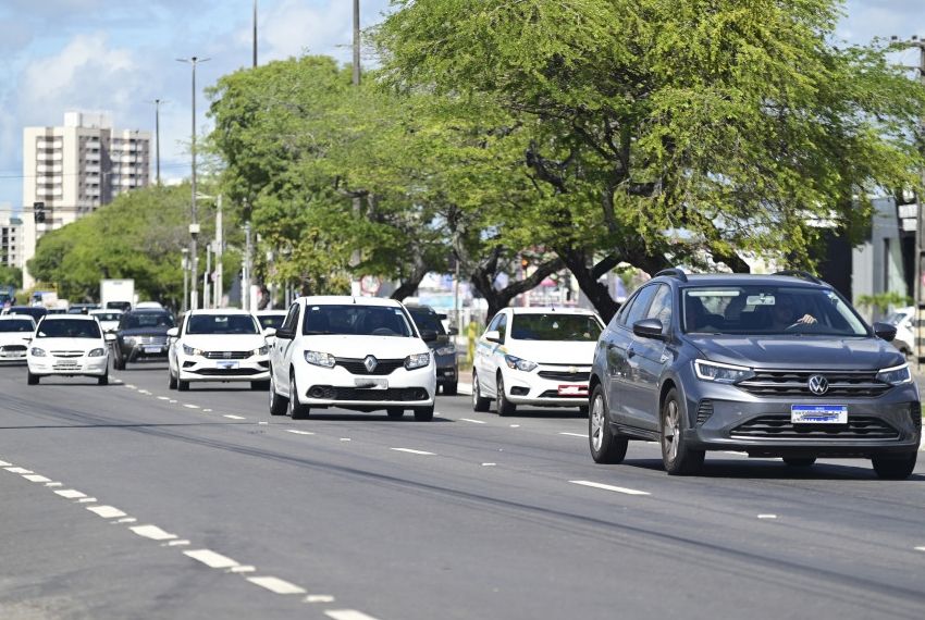 Licenciamento de veículos com placa final 0 vai até 28 de novembro