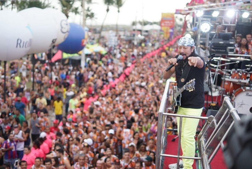 Blocos de trios arrastam multidão no Pré-Caju 2025 a partir deste sábado