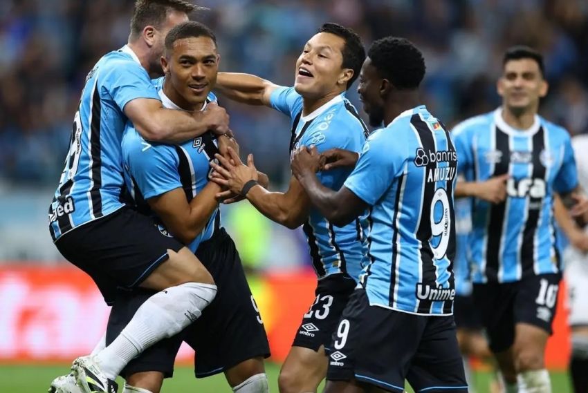 Grêmio volta a vencer, e Vasco sofre quarta derrota seguida