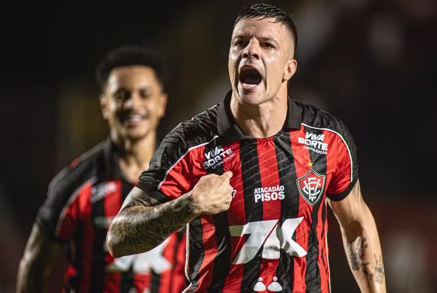 Vitória ganha e coloca o Atlético-MG próximo do Z4