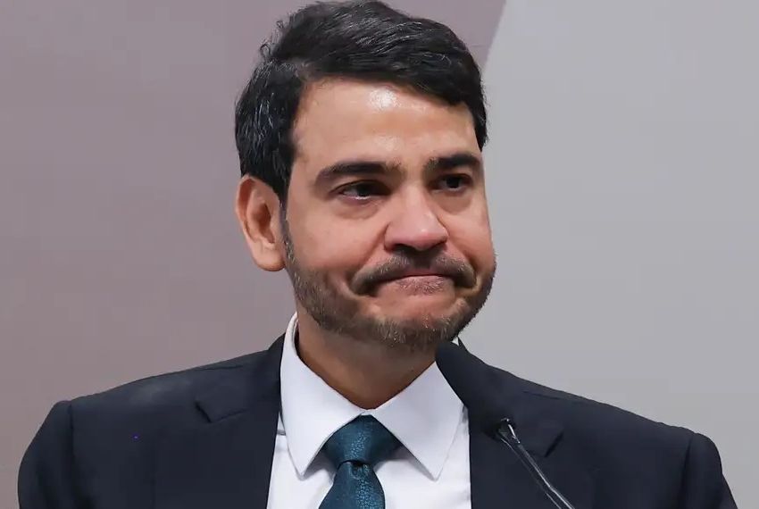 Senado rejeita indicação de Messias para STF