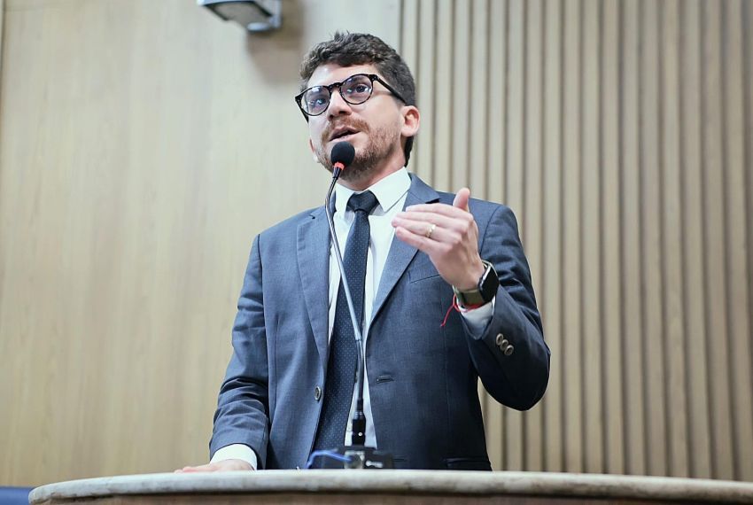 Breno Garibalde pede avanços em políticas de proteção animal