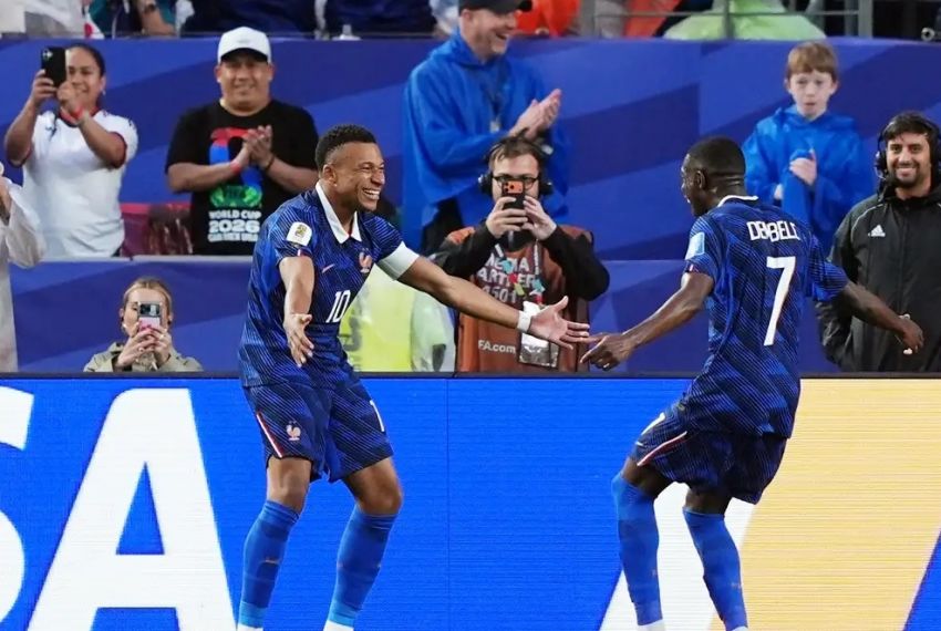 Depois de chuva e pausa, França de Mbappé não dá chances ao Iraque